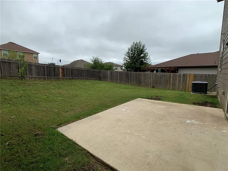 133 Gina Dr — Photo 16