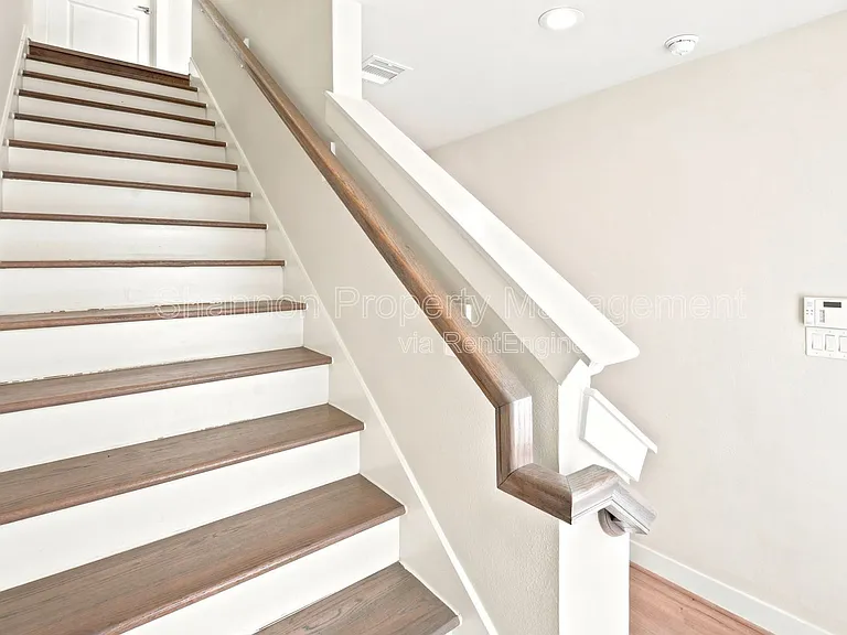 2974 Alice St — Photo 16