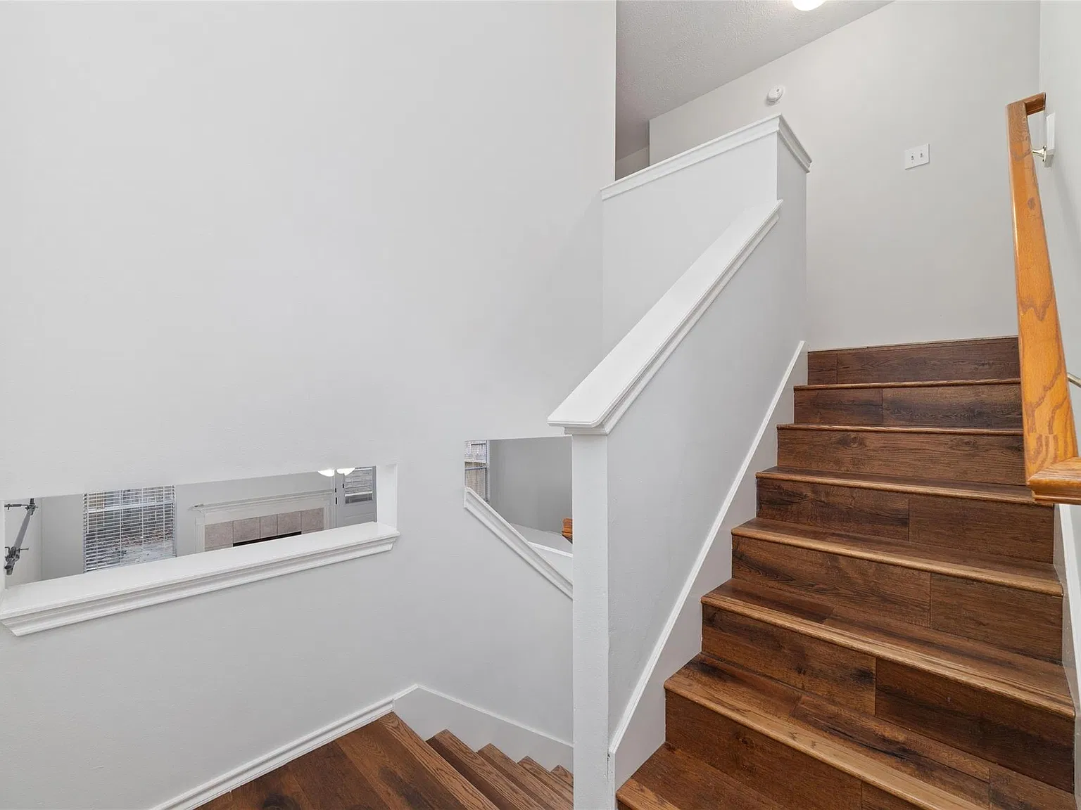 3 bed, 2.5 bath, 1628 sqft, $1,900 — Photo 3