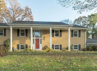 3201 Riverview Dr, Triangle, VA 22172