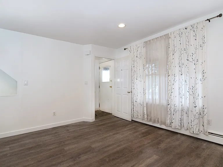 44 Ridge St #1 — Photo 5
