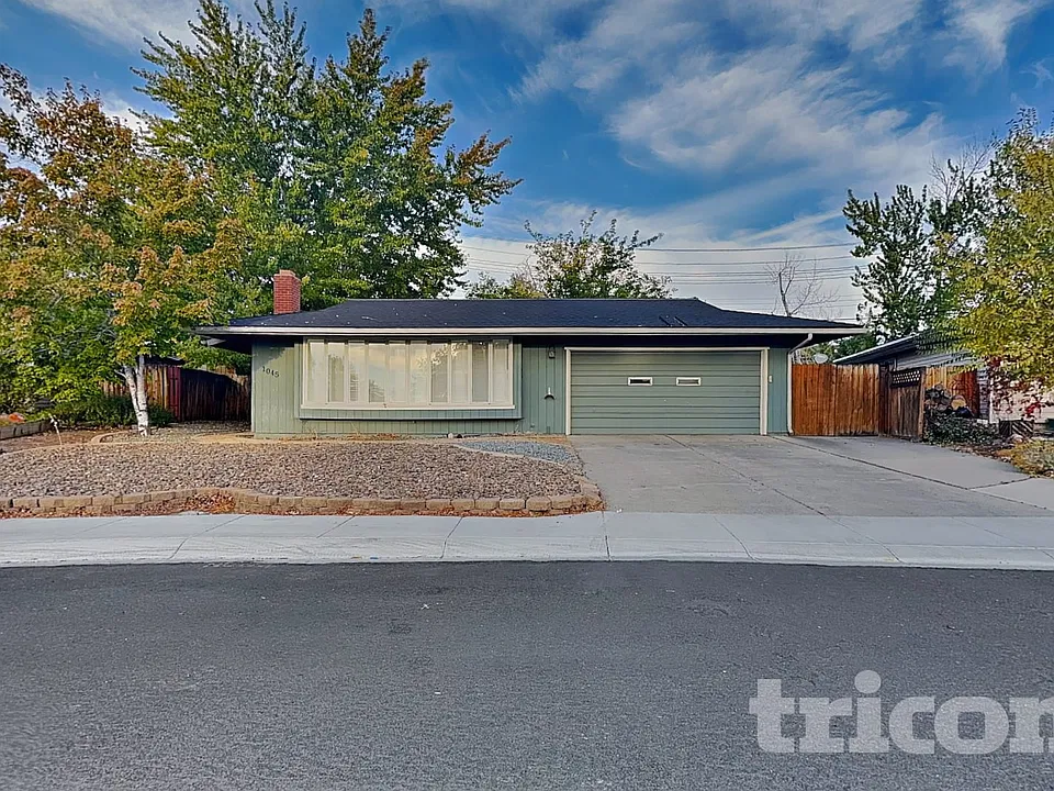 1045 Crown Dr