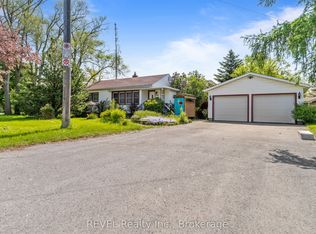 7962 Booth St, Niagara Falls, ON L2H 1E8