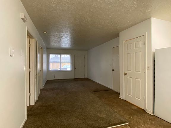 3rd image of 1820 Ashley Ct #B