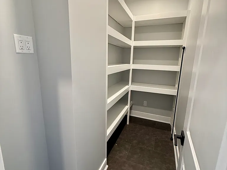 686 Lafayette Ave #1 — Photo 4