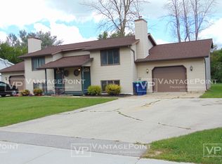 3213 Manitowoc Rd, Green Bay, WI 54311