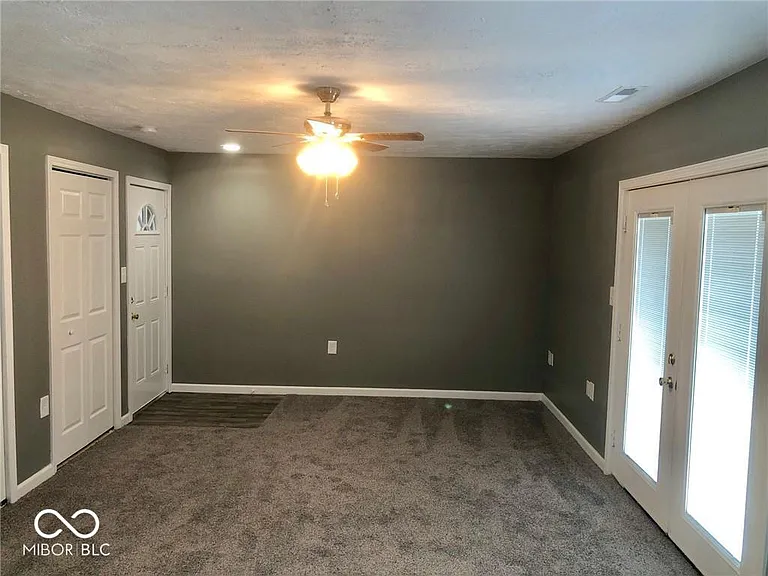 47 Port Sylvia Dr — Photo 2