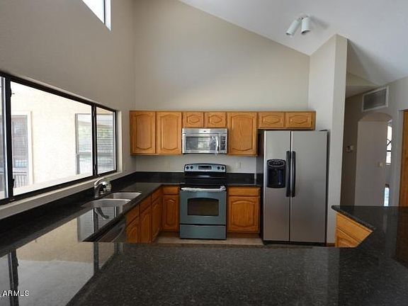 4th image of 295 E Jeanine Dr
