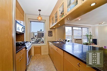 3rd image of 336 W End Ave