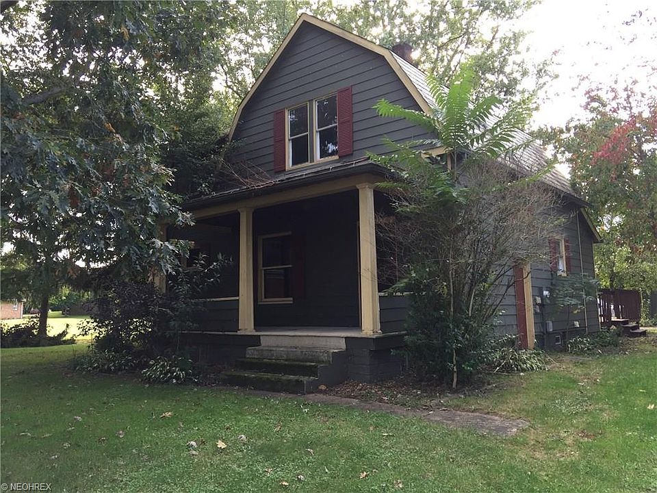 1st image of 830 Huffman Sq NE