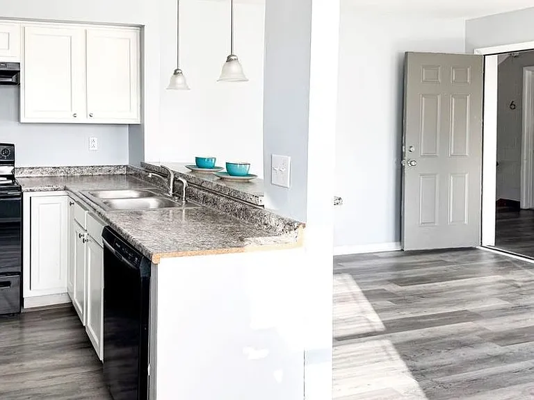 Garfield Vista Apartments — Photo 21