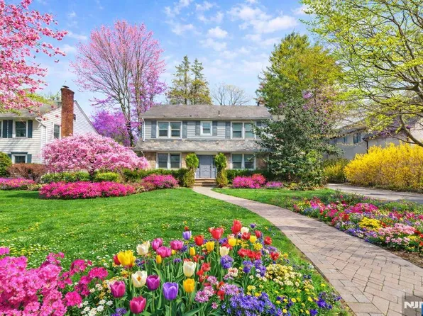 127 Westervelt Ave, Tenafly, NJ 07670