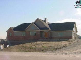 11184 Maple Shr, Update, MI 48438