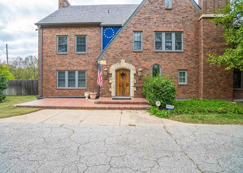 11 N Saint James Pl, Eastborough, KS 67206 Zillow