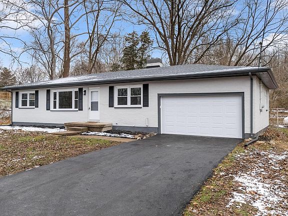 3rd image of 1690 Middletown Eaton Rd