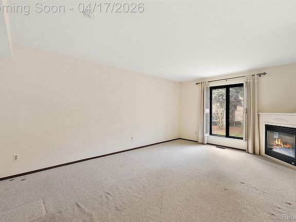 4th image of 23243 Farmington Rd