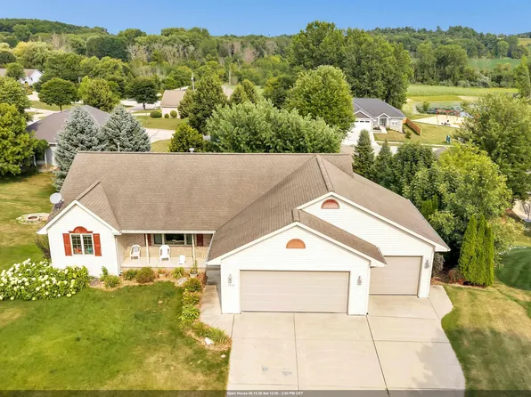 1416 Wilbert Hill Ct, Green Bay, WI 54313