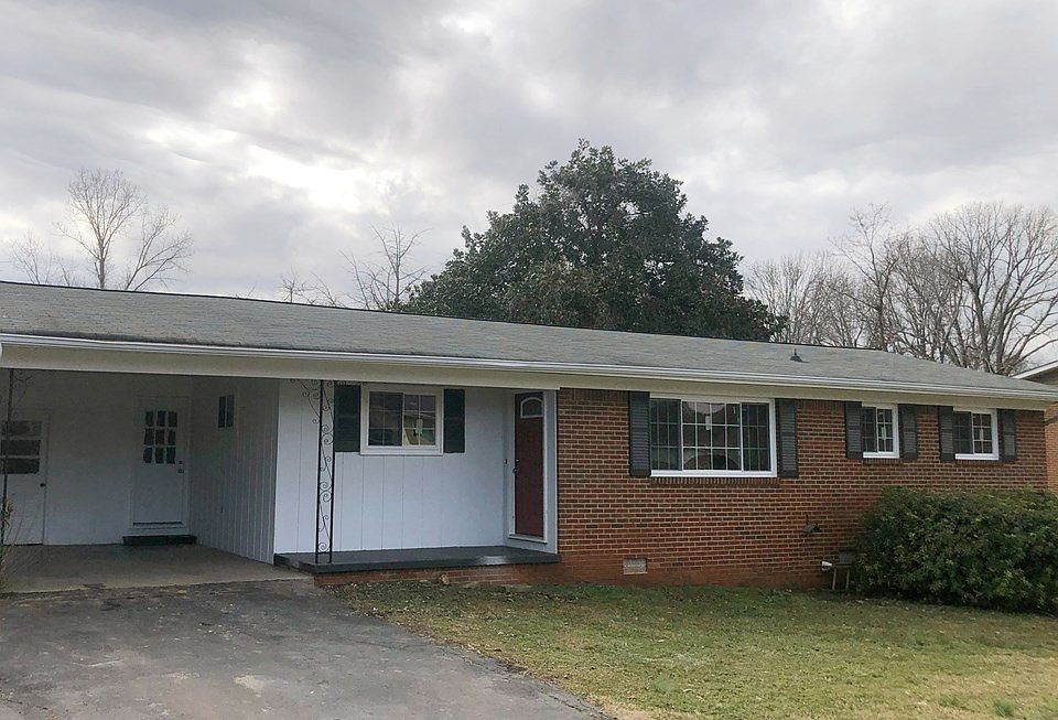 2nd image of 3540 Maryland Cir SE