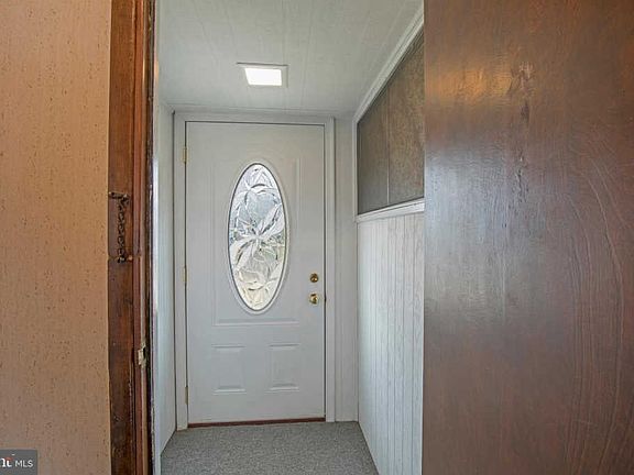 2nd image of 38 Nutmeg Ln