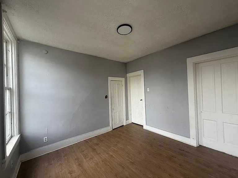 510-518 N College St — Photo 27