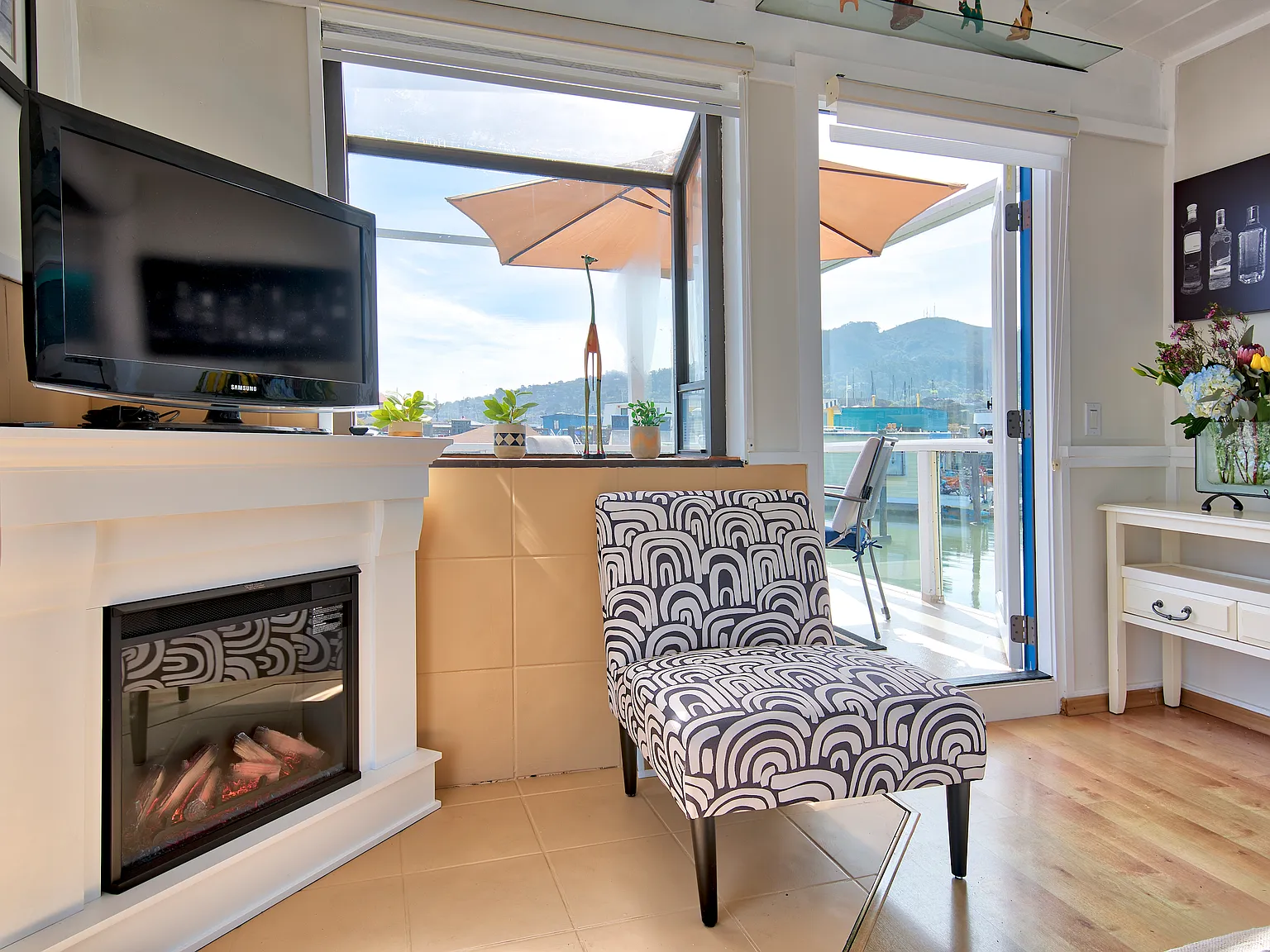 2 bed, 900 sqft, $6,000 — Photo 4