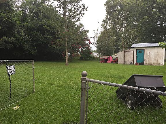 huge fenced in Back Yard  