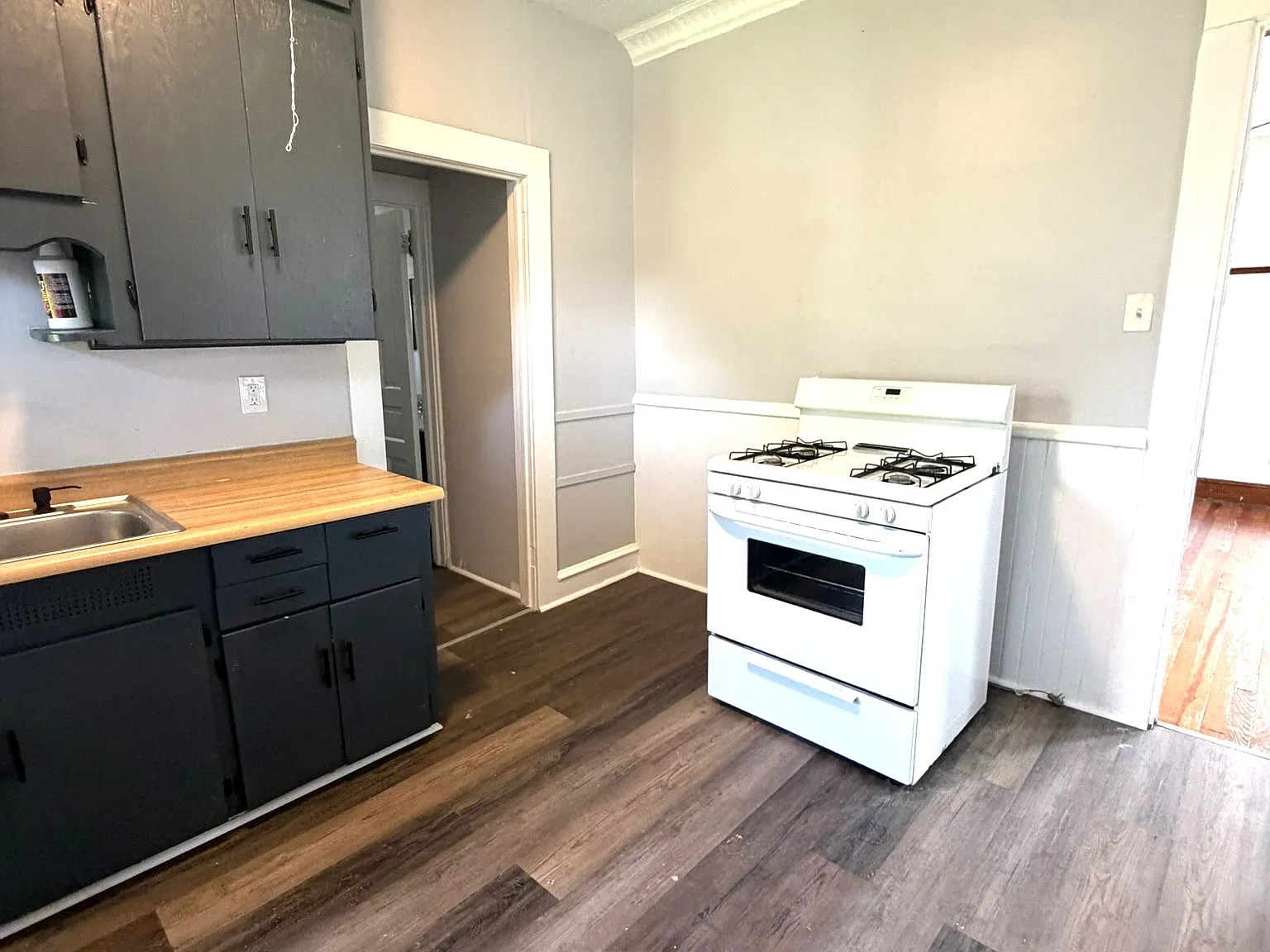 2 bed, $1,200 — Photo 3