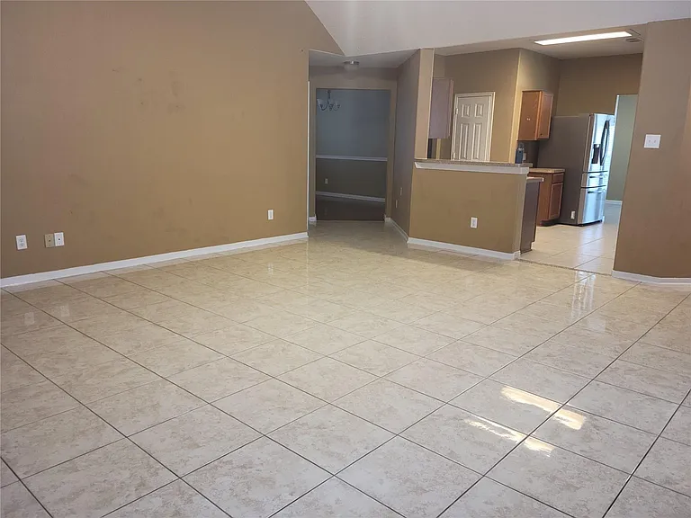 19547 Harvest Stream Way — Photo 4