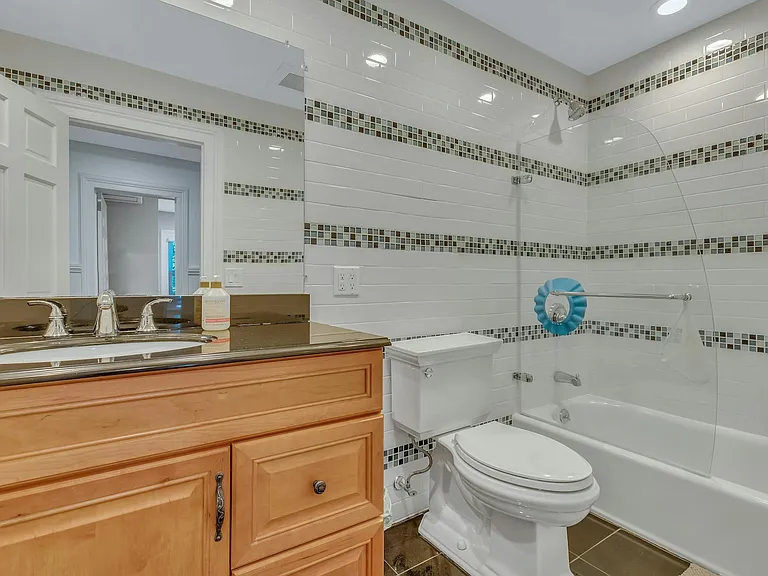 74 Union Ave — Photo 25