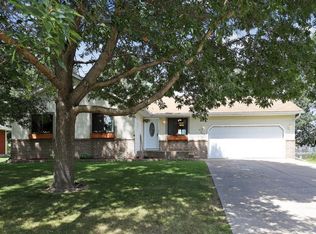 6270 Red Fox Run, North Branch, MN 55056