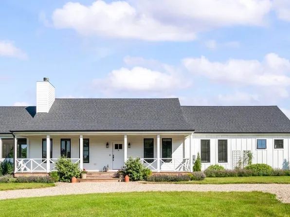 12054 California Rd, Bridgman, MI 49106