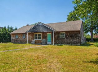 3 Lawrence Ct, Bay Shore, NY 11706