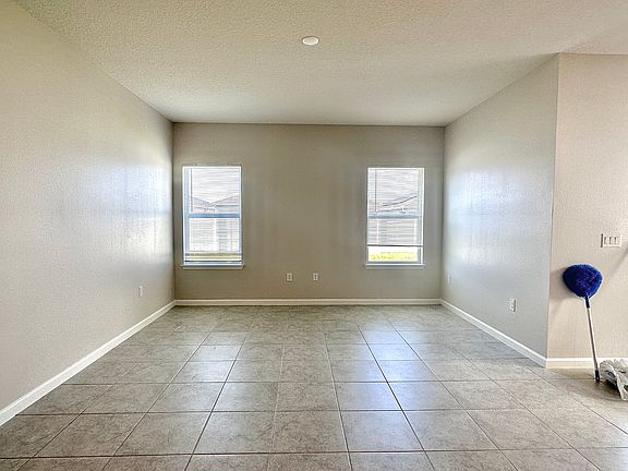 5th image of 5587 Toulouse Ln