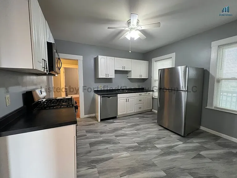 142 Washington St #1 — Photo 7