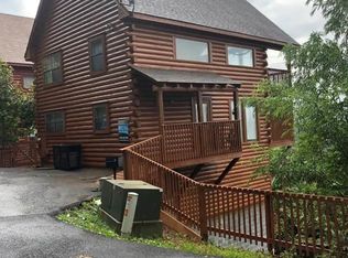 2211 Fox Berry Way, Sevierville, TN 37876