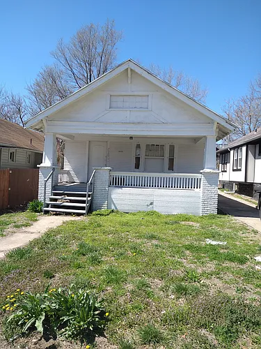 2520 Lister Ave Photo 1