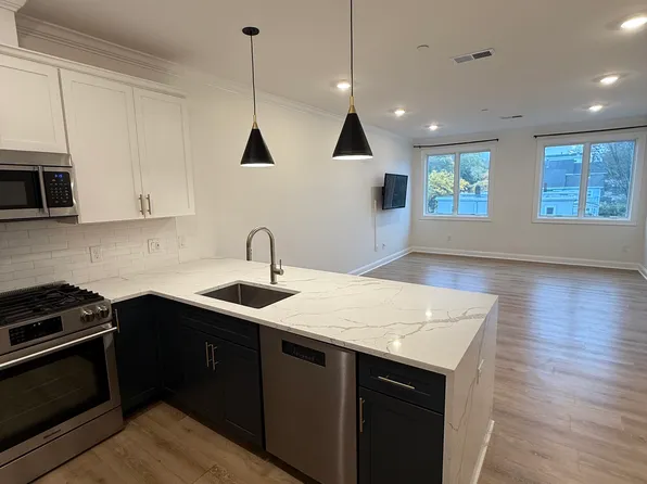 4281-4283 Washington St #4B, Boston, MA 02131