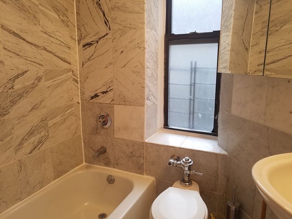 2nd image of 600 W 163rd St APT 55a