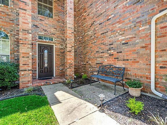 4th image of 2313 Sheldon Dr