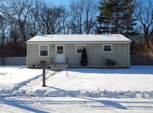 84 Wachusett St, Springfield, MA 01118