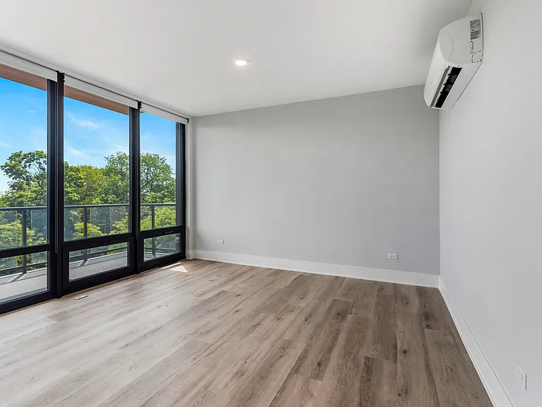 The Pierce At 7 Van Buren — Photo 33