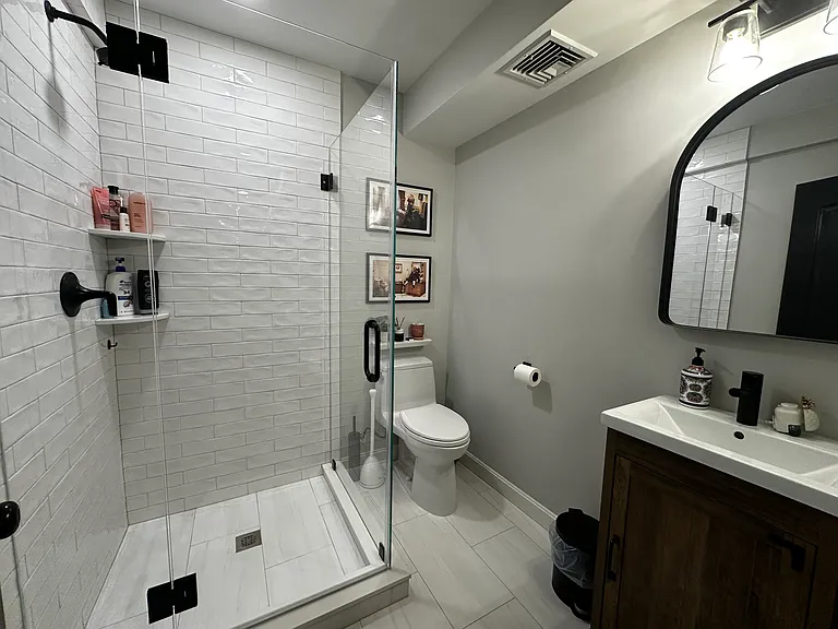 682 E 8th St #1 — Photo 19