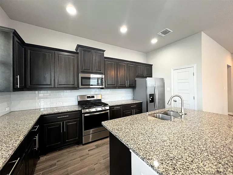 2101 Dillon Pond Ln #B — Photo 6