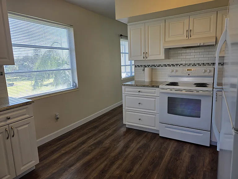 2448 Columbia Dr #72 — Photo 5