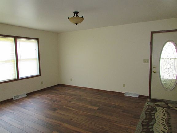 3rd image of 2950 17th St