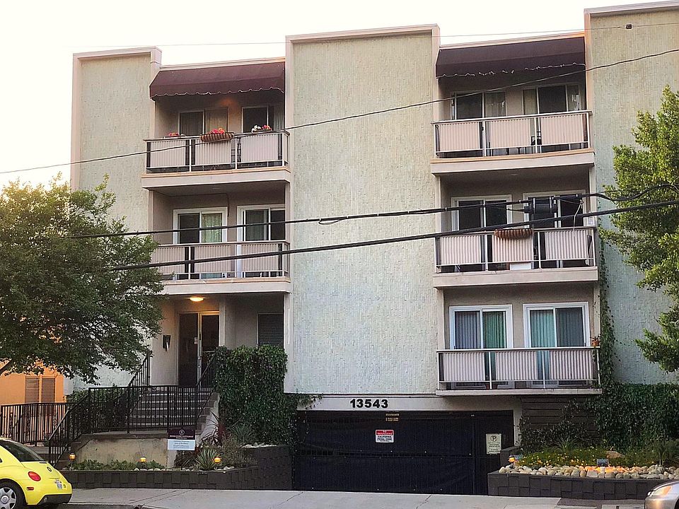 1st image of 13543 Moorpark St APT 4