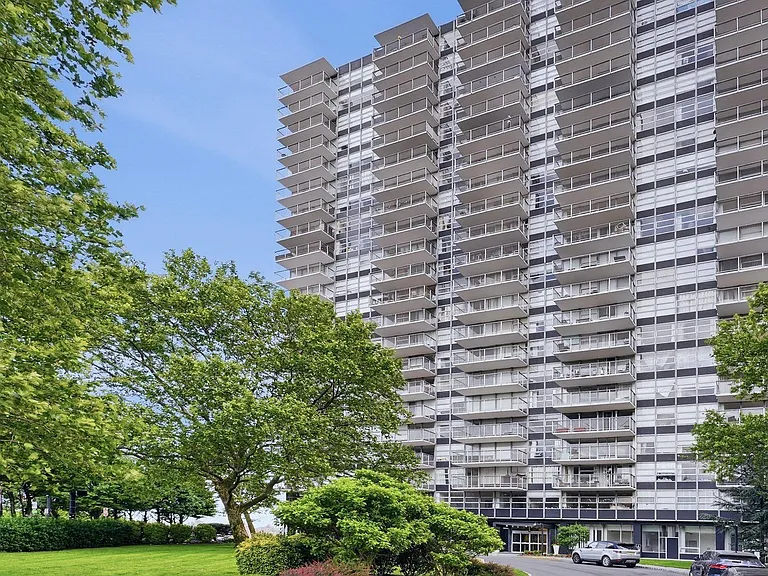 6050 Boulevard East #16E — Photo 6