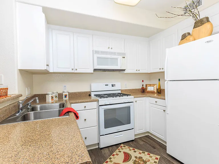 Heritage Square Senior Apartment Homes — Photo 31