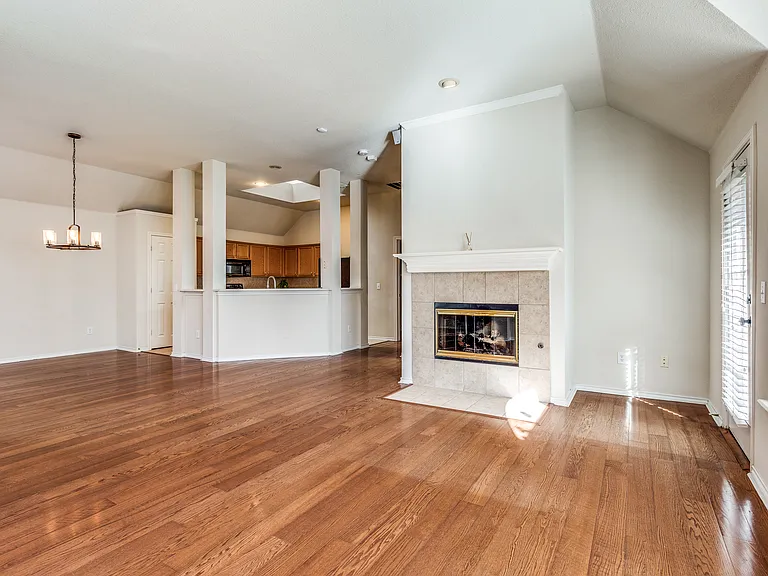 4527 Aspen Glen Rd — Photo 2