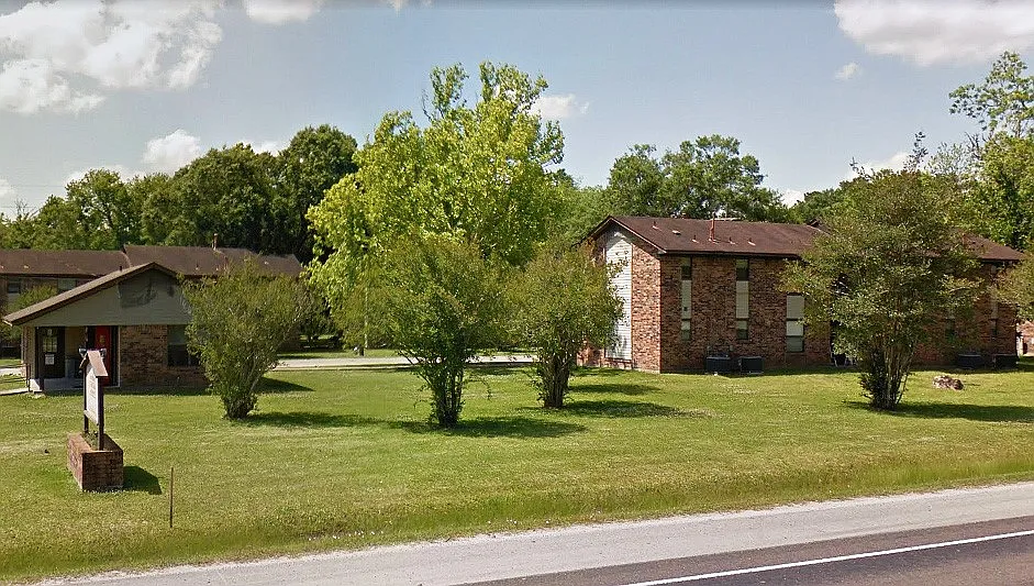 Building Photo - 865 Highway 105 E #865